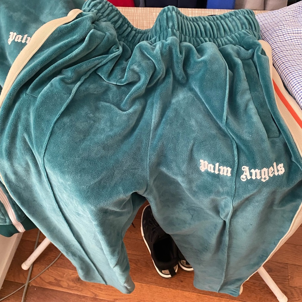 Palms angel sweatsuit